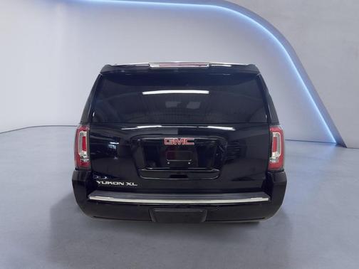 2016 GMC Yukon XL SLT