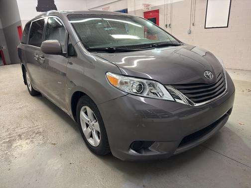2015 Toyota Sienna LE