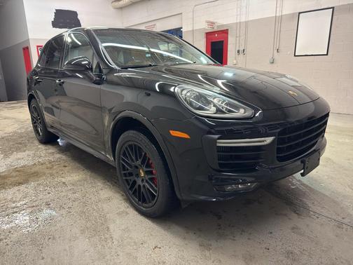 2016 Porsche Cayenne GTS