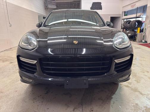 2016 Porsche Cayenne GTS