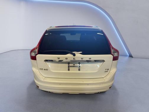 2016 Volvo XC60 T5 Platinum