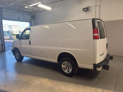 2020 GMC Savana 2500 Work Van