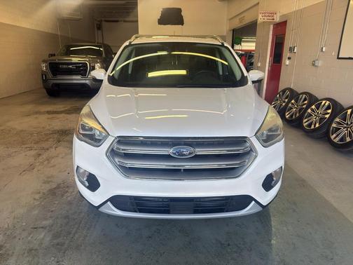 White Platinum Metallic Tri-Coat 2017 Ford Escape Titanium