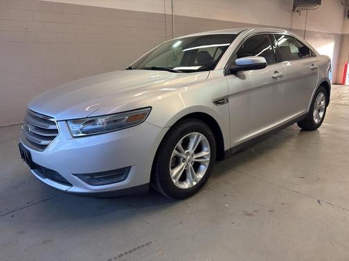 Ingot Silver Metallic 2013 Ford Taurus SEL