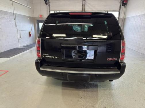 2009 GMC Yukon XL Denali
