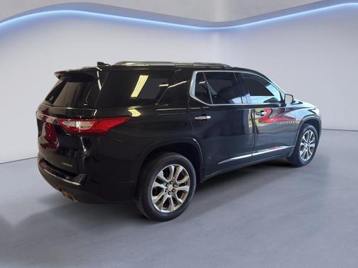 Mosaic Black Metallic 2019 Chevrolet Traverse Premier