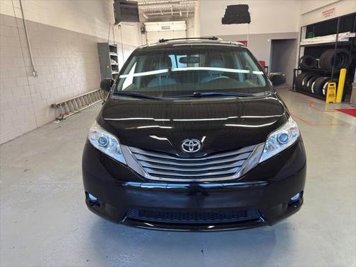 2014 Toyota Sienna XLE