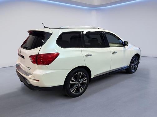 Pearl White 2017 Nissan Pathfinder Platinum