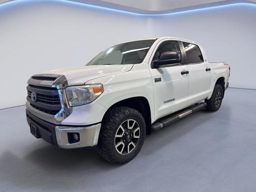Super White 2015 Toyota Tundra SR5