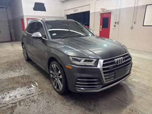 Daytona Gray Pearl Effect 2018 Audi SQ5 3.0T Premium Plus