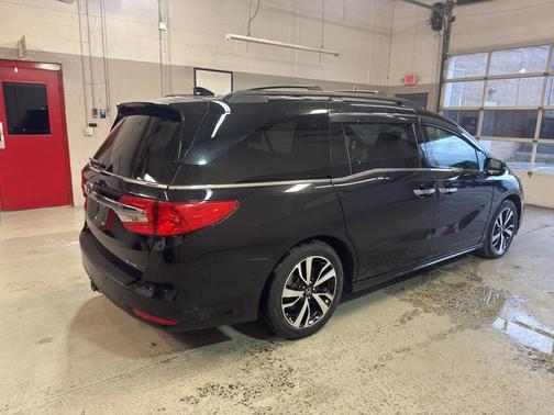 Crystal Black Pearl 2018 Honda Odyssey Elite