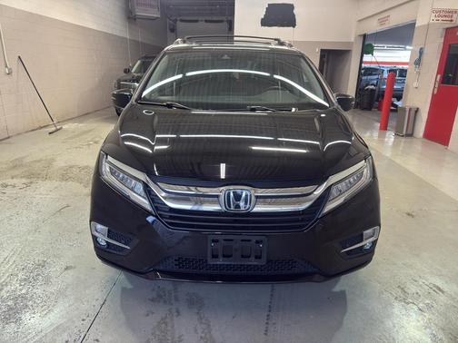 Crystal Black Pearl 2018 Honda Odyssey Elite