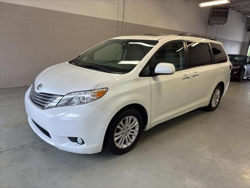 2016 Toyota Sienna XLE
