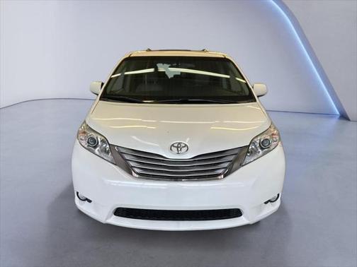 2016 Toyota Sienna XLE
