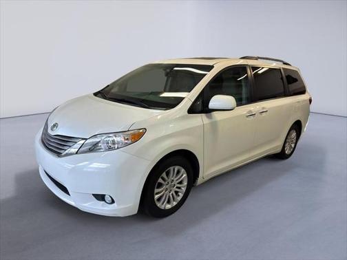 2016 Toyota Sienna XLE