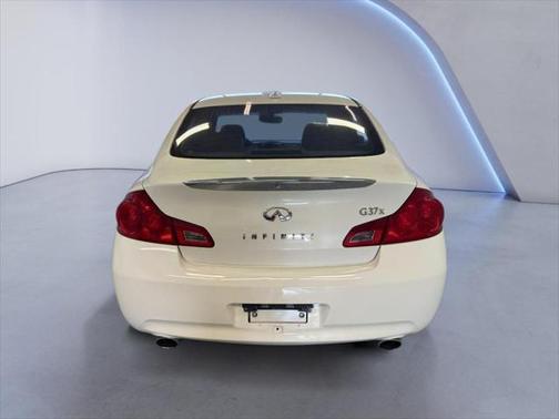 2009 INFINITI G37x Base