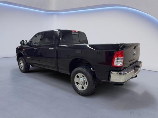 2021 RAM 2500 Tradesman Crew Cab 4x4 6'4' Box