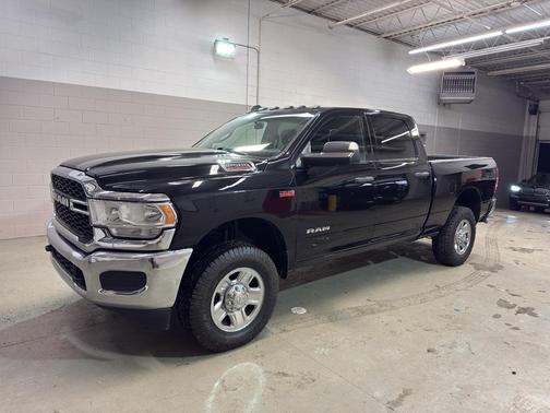 2021 RAM 2500 Tradesman Crew Cab 4x4 6'4' Box