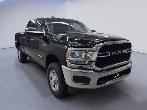 2021 RAM 2500 Tradesman Crew Cab 4x4 6'4' Box