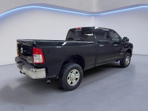 2021 RAM 2500 Tradesman Crew Cab 4x4 6'4' Box