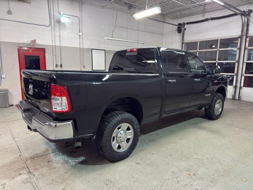2021 RAM 2500 Tradesman Crew Cab 4x4 6'4' Box
