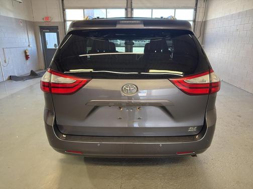 2015 Toyota Sienna XLE Premium