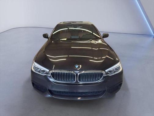 2019 BMW 530 530i