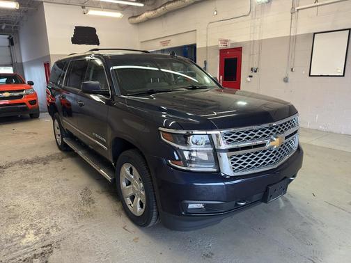 Blue Velvet Metallic 2019 Chevrolet Suburban LT