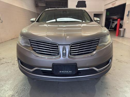 Luxe Metallic 2016 Lincoln MKX Reserve