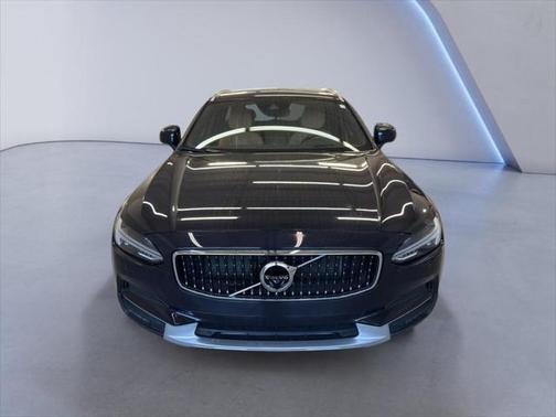 2017 Volvo V90 Cross Country T6