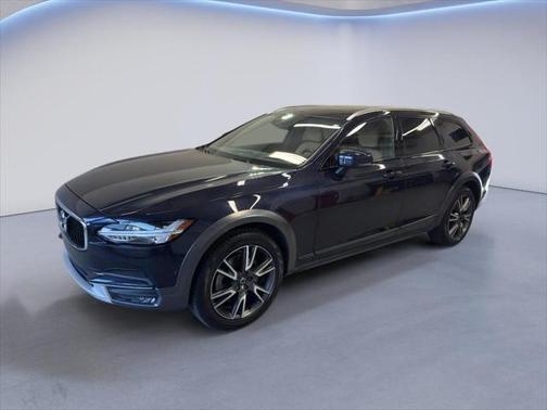 2017 Volvo V90 Cross Country T6