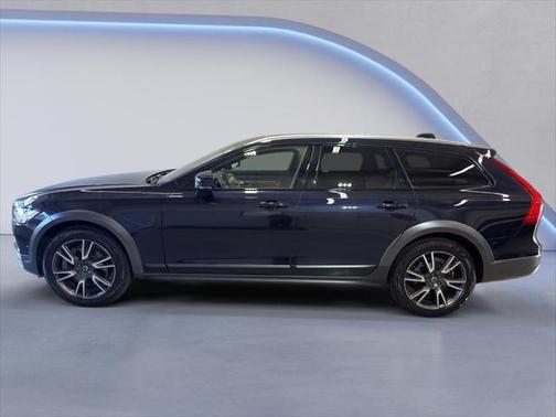 2017 Volvo V90 Cross Country T6