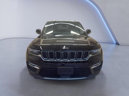 Diamond Black Crystal Pearlcoat 2023 Jeep Grand Cherokee 4xe Base