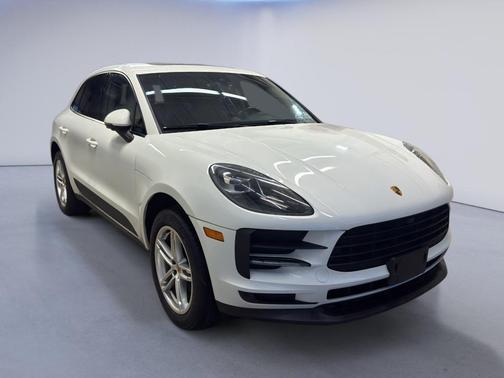 Carrara White Metallic 2021 Porsche Macan Macan