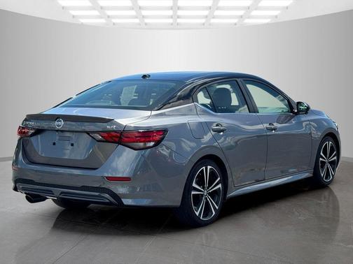 2 Tone Gray / Black Roof 2023 Nissan Sentra SR