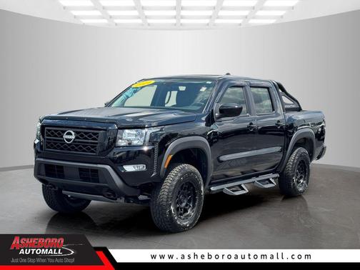Black 2024 Nissan Frontier SV