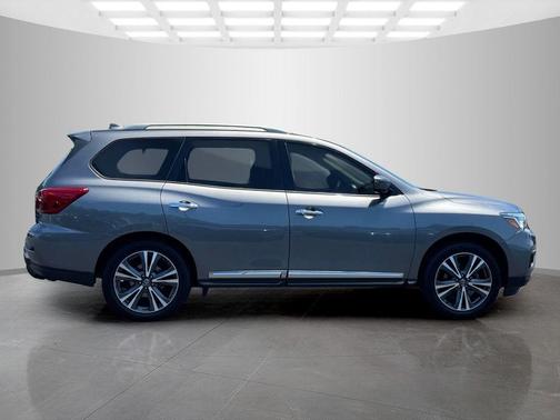 Gun Metallic 2020 Nissan Pathfinder Platinum