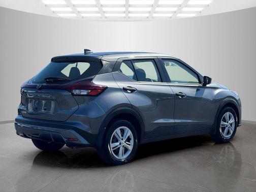Gun Metallic 2023 Nissan Kicks S