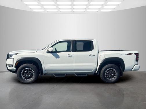 Glacier White 2026 Nissan Frontier PRO-4X