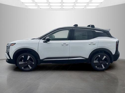 2t Wht Blk Roof 2026 Nissan Kicks SR