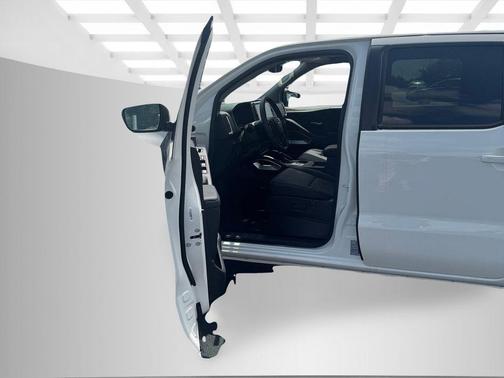 Glacier White 2026 Nissan Frontier SV