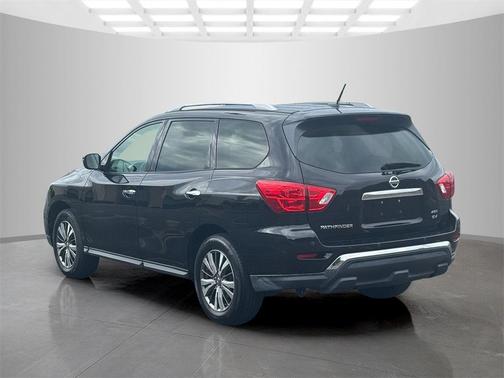 2018 Nissan Pathfinder SV