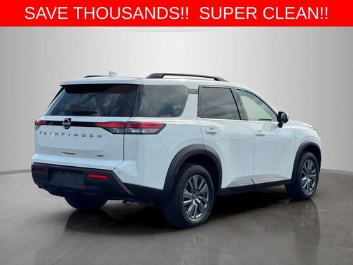 2025 Nissan Pathfinder SV