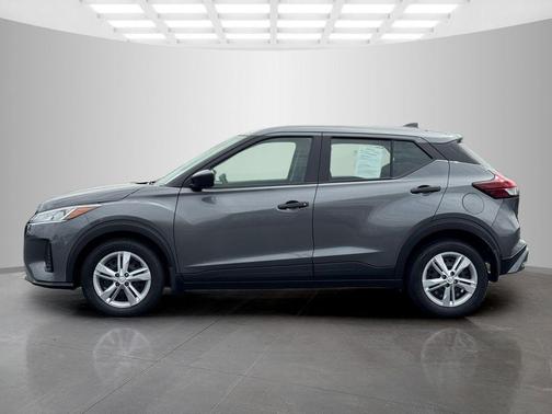 Gun Metallic 2024 Nissan Kicks S