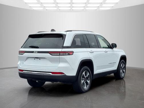 2022 Jeep Grand Cherokee 4xe Base