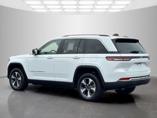 2022 Jeep Grand Cherokee 4xe Base