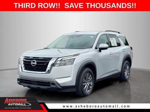 Brilliant Silver Metallic 2025 Nissan Pathfinder SV