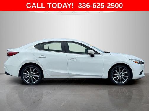 Snowflake White Pearl Metallic 2018 Mazda Mazda3 Touring