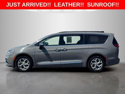 Ceramic Gray Clearcoat 2023 Chrysler Pacifica Limited