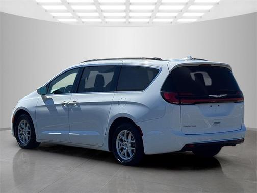 2022 Chrysler Pacifica Touring-L